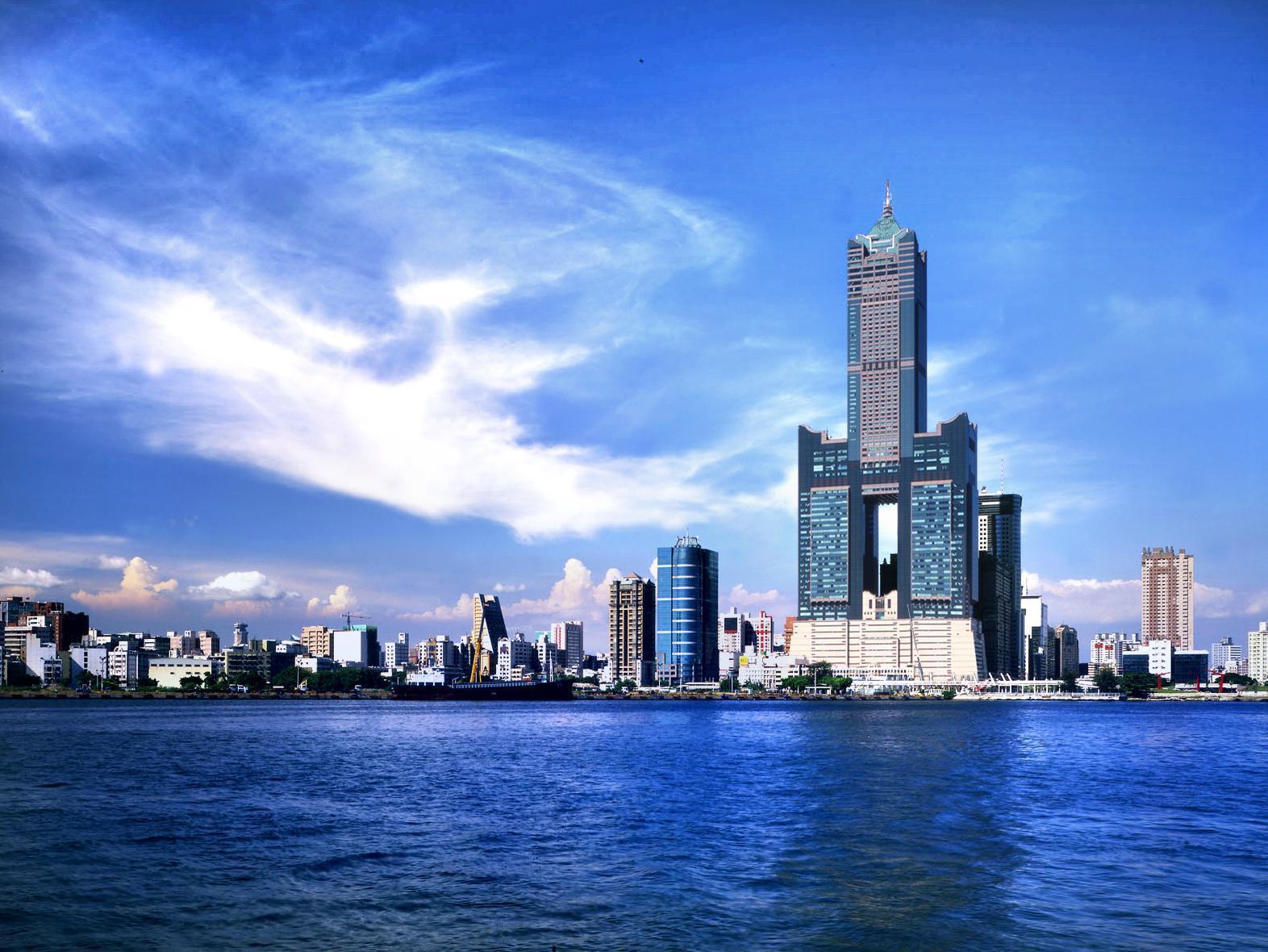 85 Sky Tower Hotel Καοσιούνγκ Εξωτερικό φωτογραφία Skyline of Kaohsiung